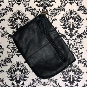 Black clutch